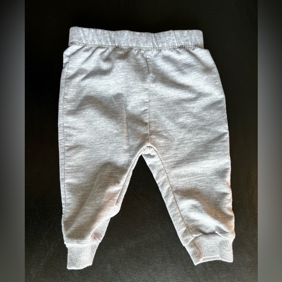 Infant baby pl baby 6M 3 piece shorts, pants, sweatshirt set - Picture 6 of 6